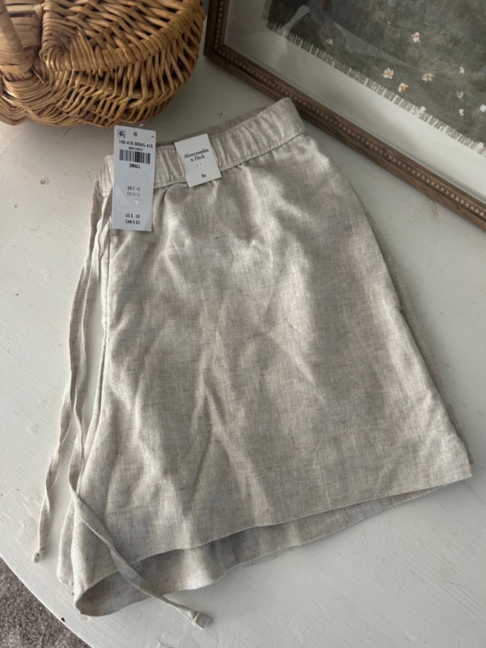 NWT Abercrombie and Fitch tan linen blend shorts size small